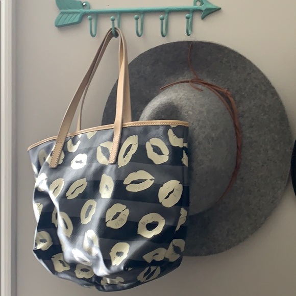 Small MARC by Marc Jacobs purse - Picture 3 of 3